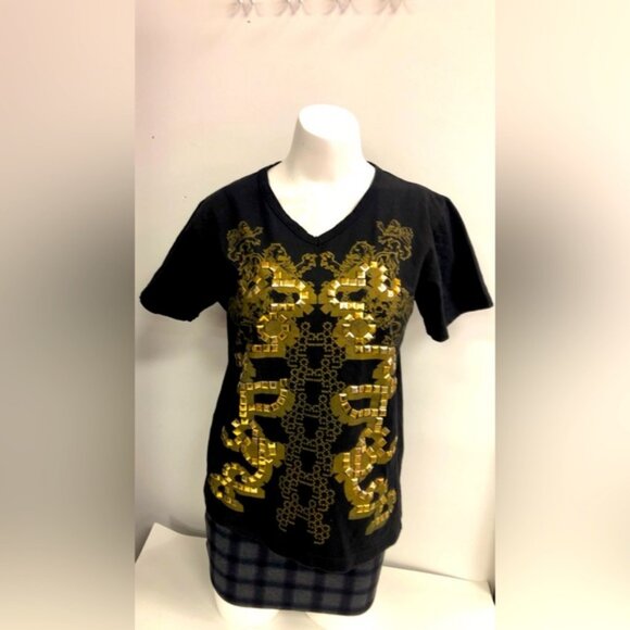 redbridge Tops - REDBRIDGE STUDDED V NECK DRAGON T SHIRT IN BLACK AND GOLD IN SIZE M
